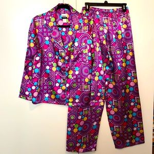 Excellent condition pajamas set size large
